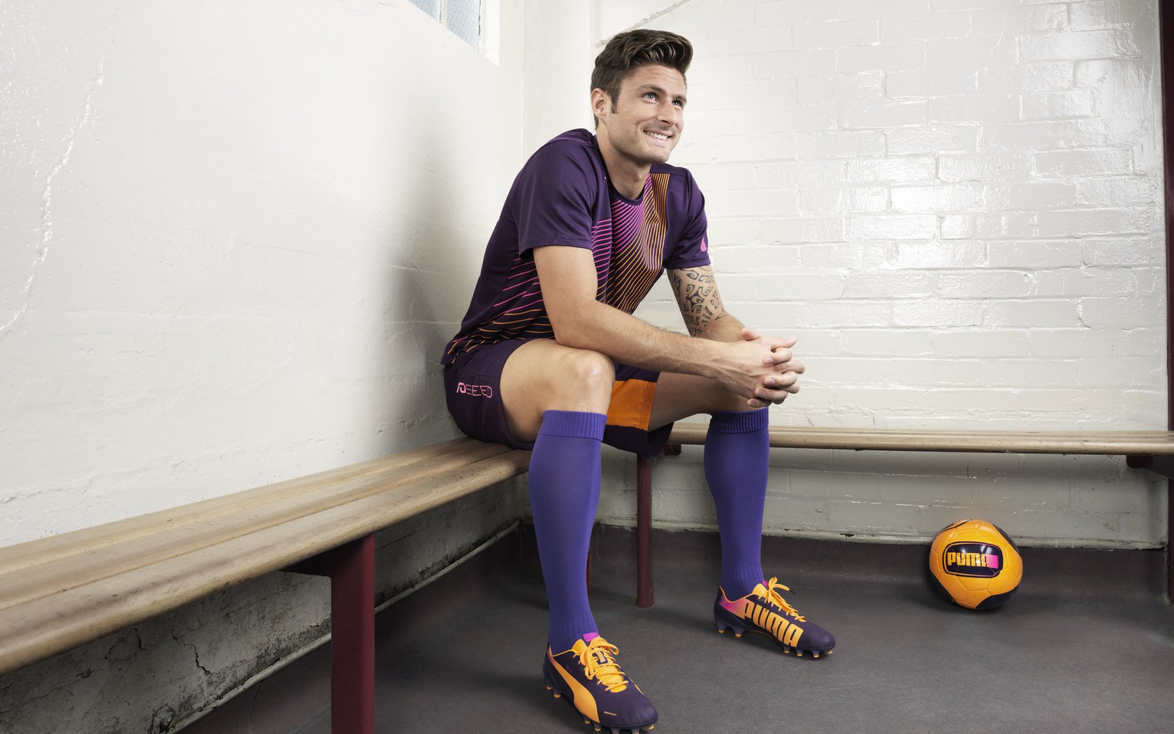 硬仗突围！阿森纳客场力克巴黎，弗拉霍维奇关键一击定乾坤